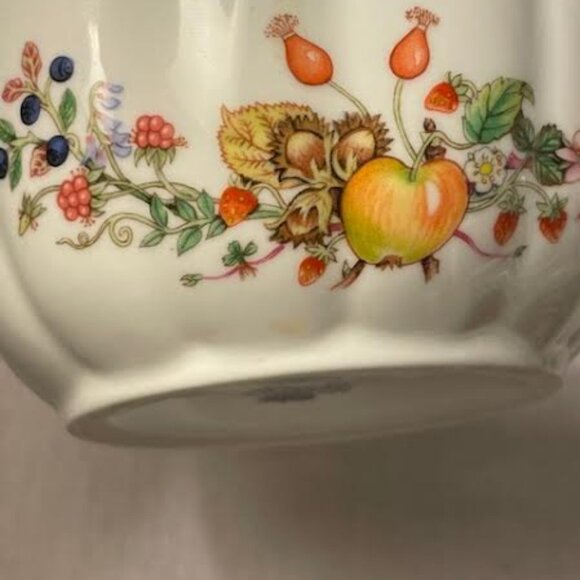 Aynsley "Somerset" Lidded Trinket Bowl with Butterfly Handle Bone China - Picture 9 of 11